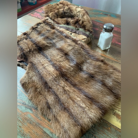 Genuine muskrat fur coat pieces - Picture 4 of 9
